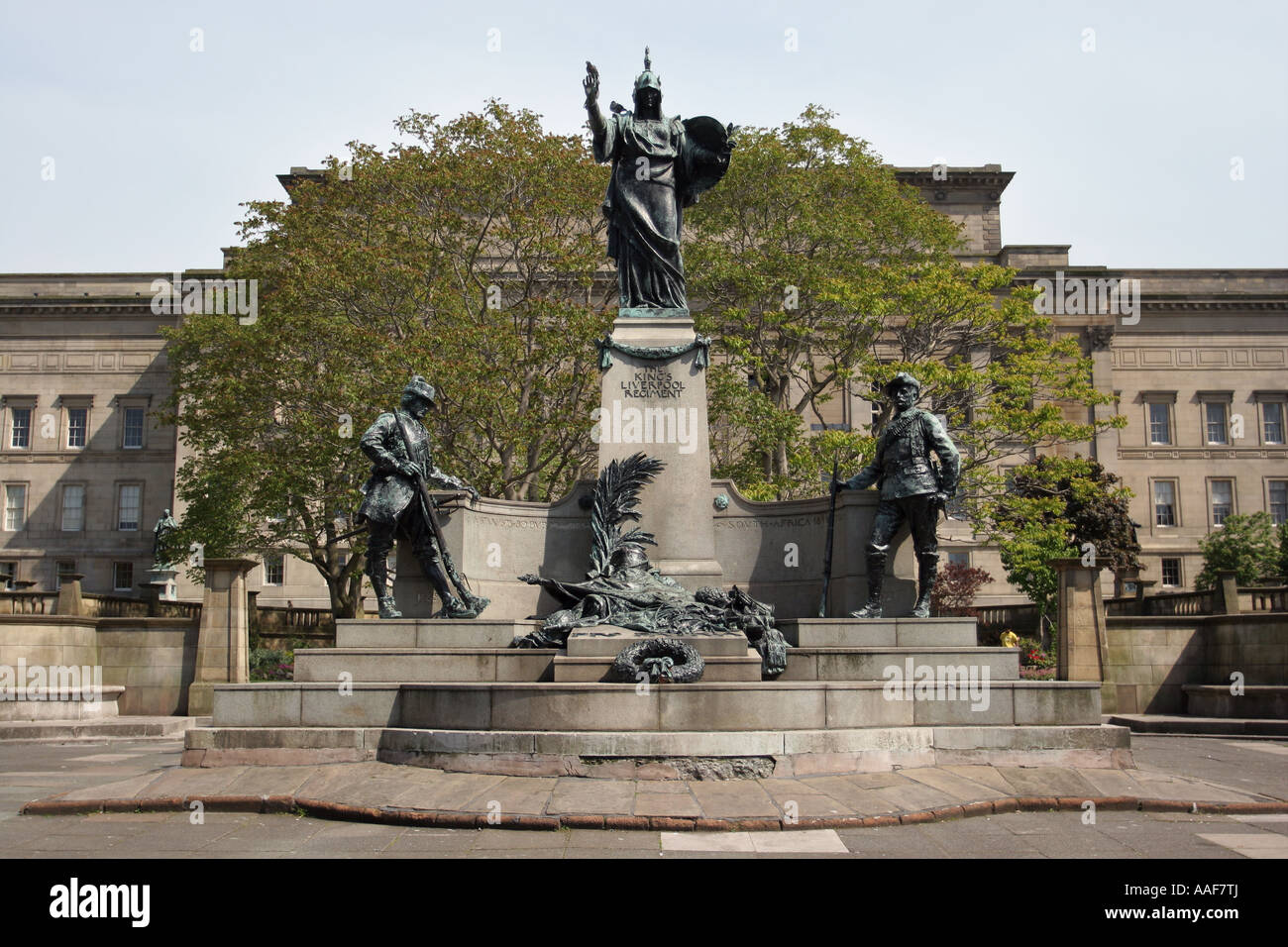 Monumento a los Reyes Regimiento Liverpool St Johns Jardines Liverpool Foto de stock