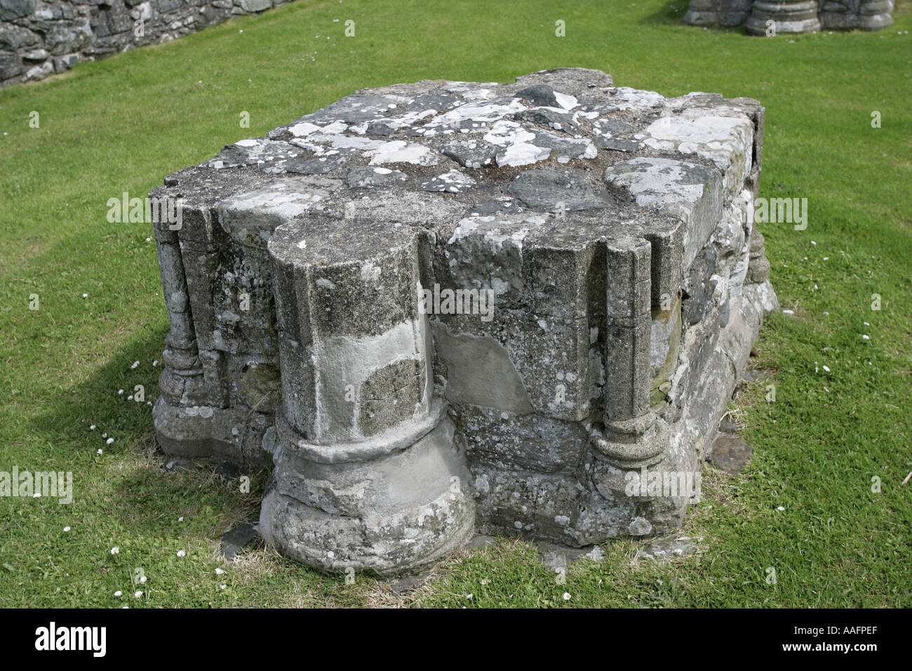 Columna remanente Abadía de pulgada en el Condado de Down en Irlanda del Norte Foto de stock