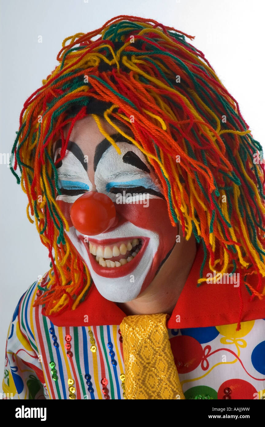 Mujer en el payaso maquillaje y vestuario Fotografía de stock - Alamy