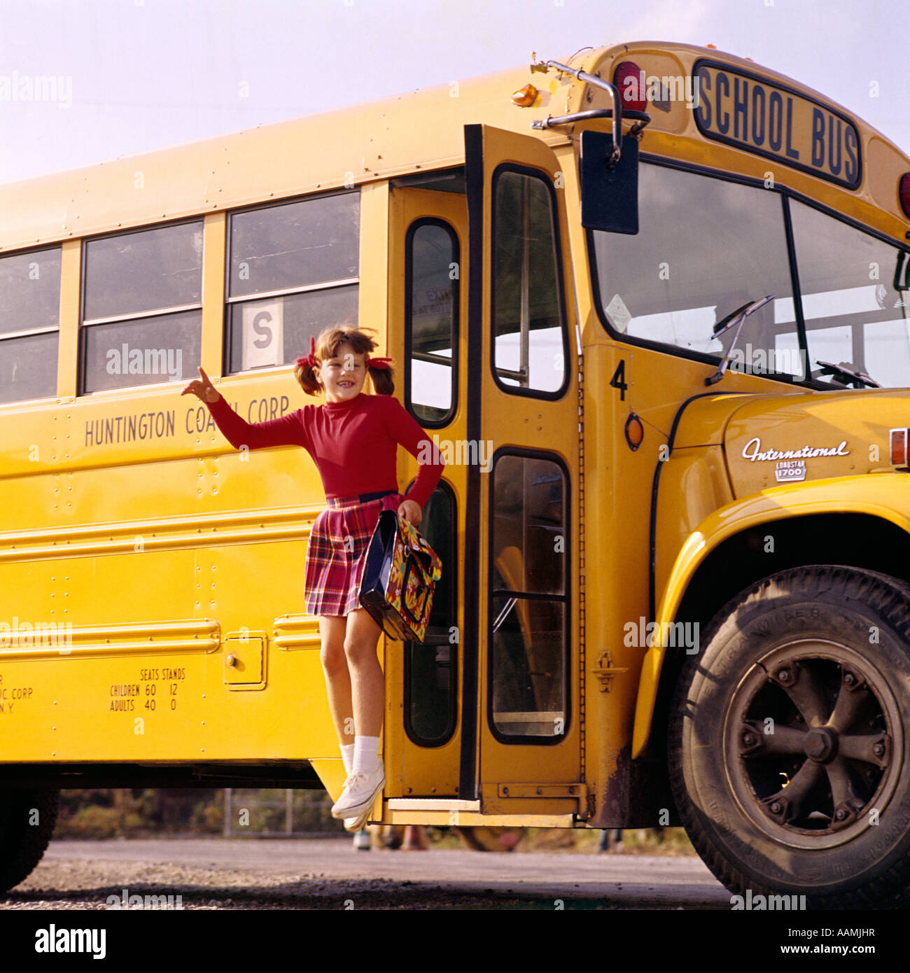 1970s school bus fotografías e imágenes de alta resolución - Alamy
