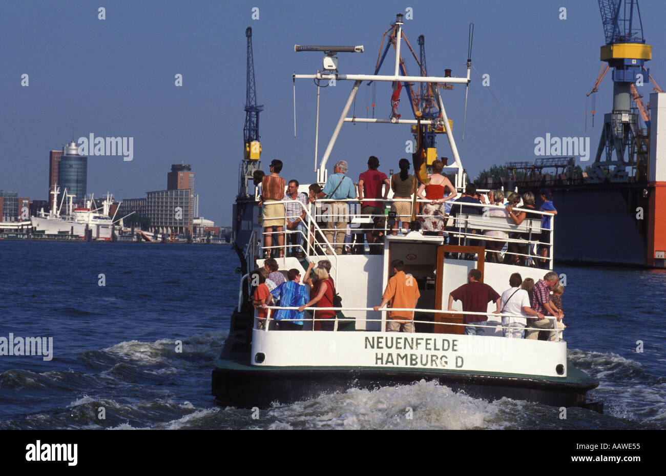 Ferry, puerto, Hamburgo, Alemania. Foto de stock