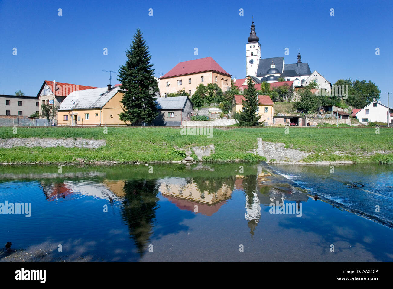 Narozeni Kostel Panny Marie río Lubina Pribor República Checa Fotografía de  stock - Alamy
