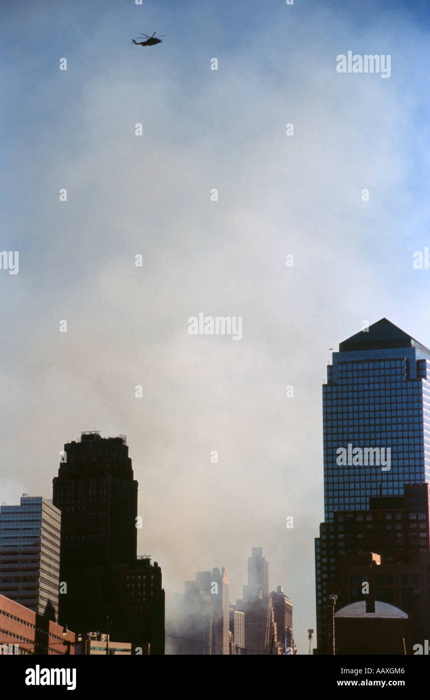 Un solitario helicóptero que volaba por encima del World Trade Center