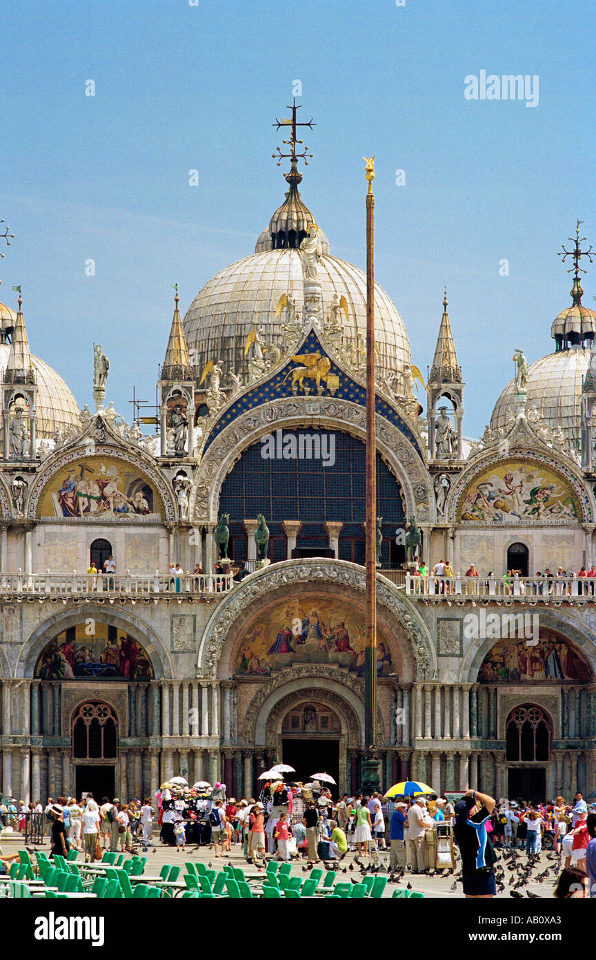 La fachada de la Catedral Basílica