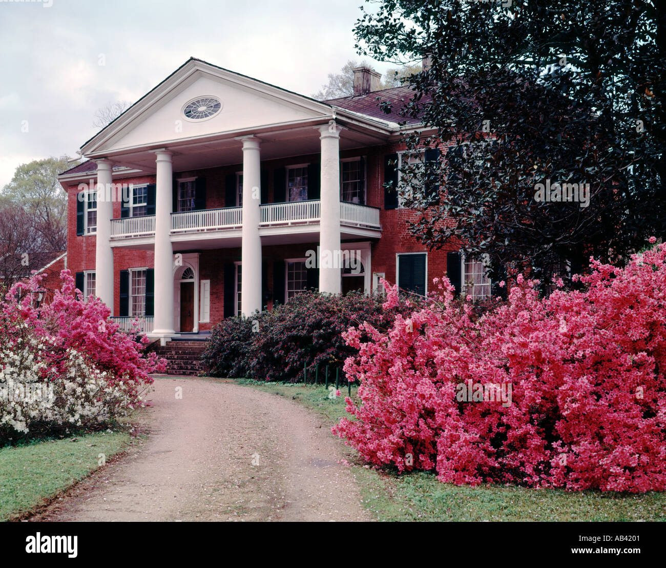 Natchez Mississippi mostrando Gloucester Hall famosa mansión ante