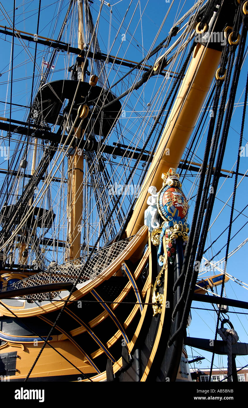 Los arcos del almirante Lord Nelsons emblemático Victoria HMS Astillero histórico de Portsmouth Hampshire Inglaterra Foto de stock