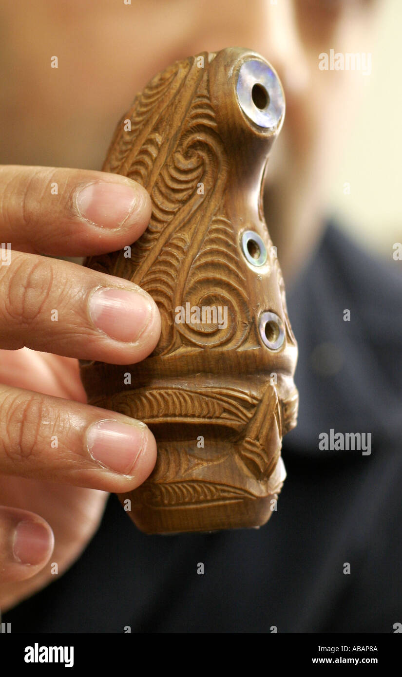 Los maoríes de Nueva Zelandia un instrumento musical tradicional Fotografía  de stock - Alamy