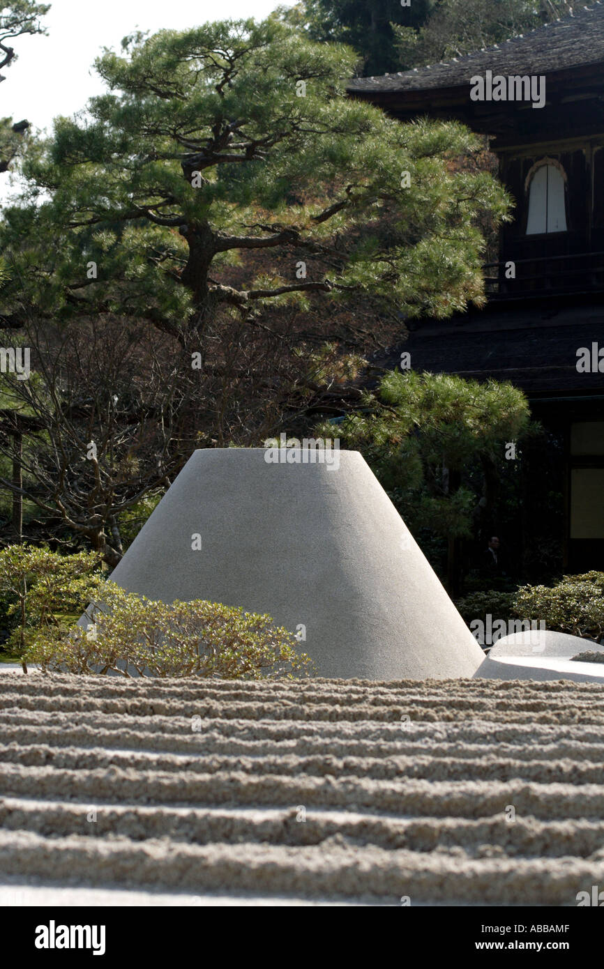 Jardín japonés en la Casa de Té del templo Nanzenji, Kyoto, Japón Foto de stock