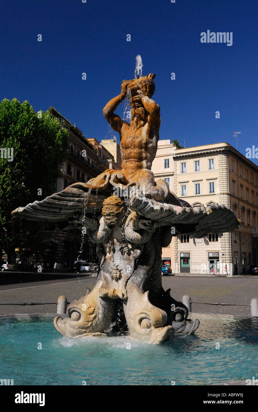 Fuente Triton por Bernini en Piazza Barberini, Roma Italia Foto de stock