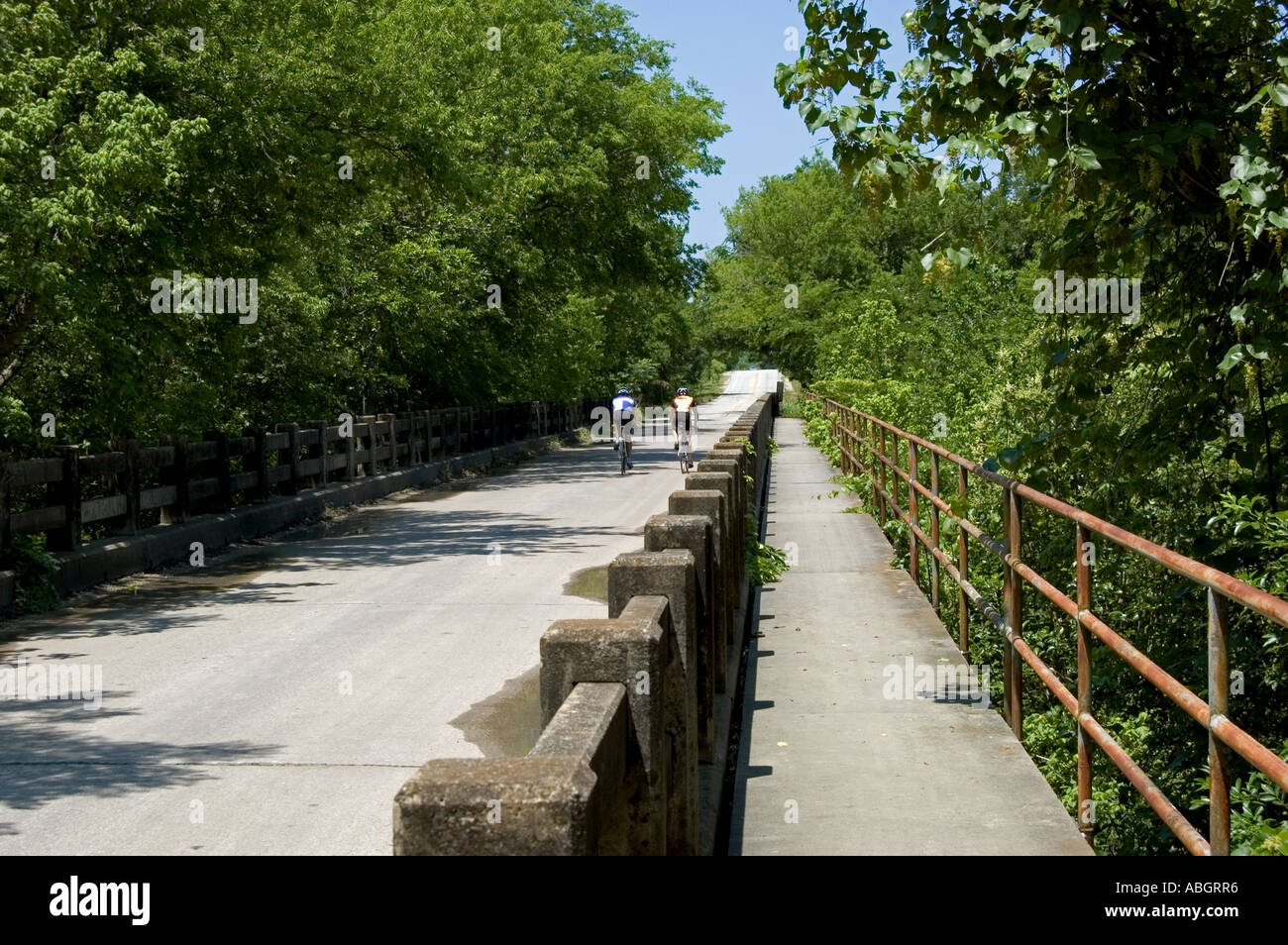 Camino del puente fotografías e imágenes de alta resolución - Alamy