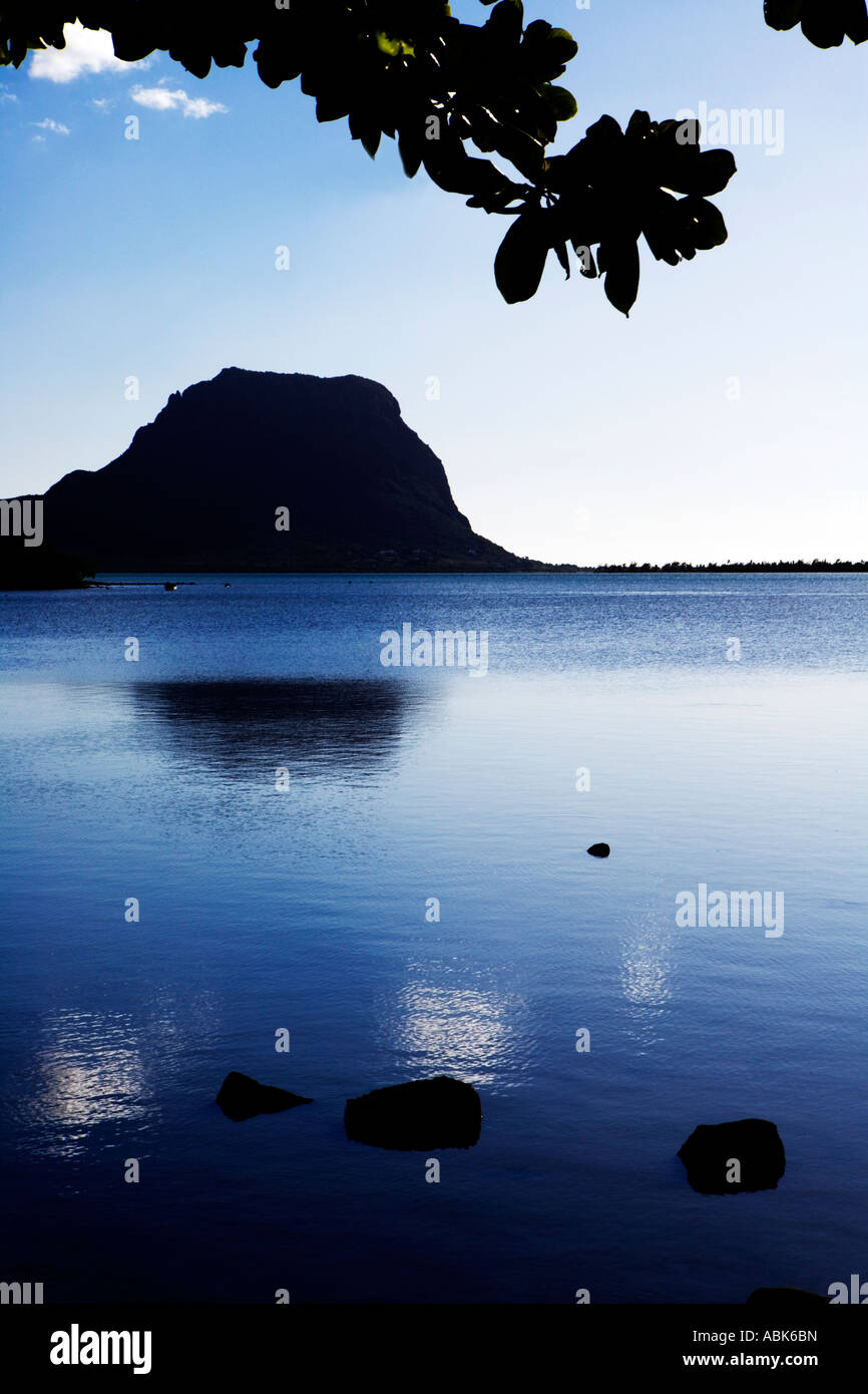 En la montaña Le Morne tarde - Mauricio Foto de stock