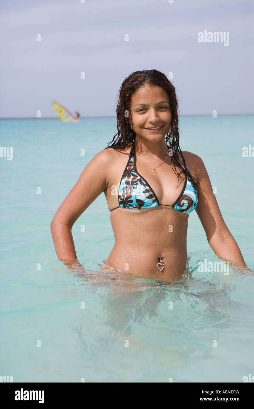 Brazil teenage girls beach bikini fotografías e imágenes de alta resolución  - Alamy
