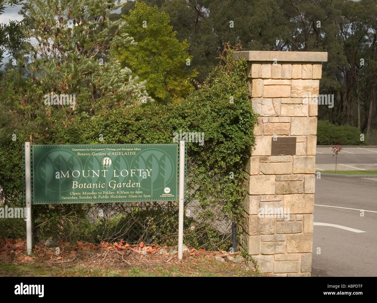 Firmar y entrada al Jardín Botánico Mount Lofty, Adelaide, Australia del sur, Foto de stock