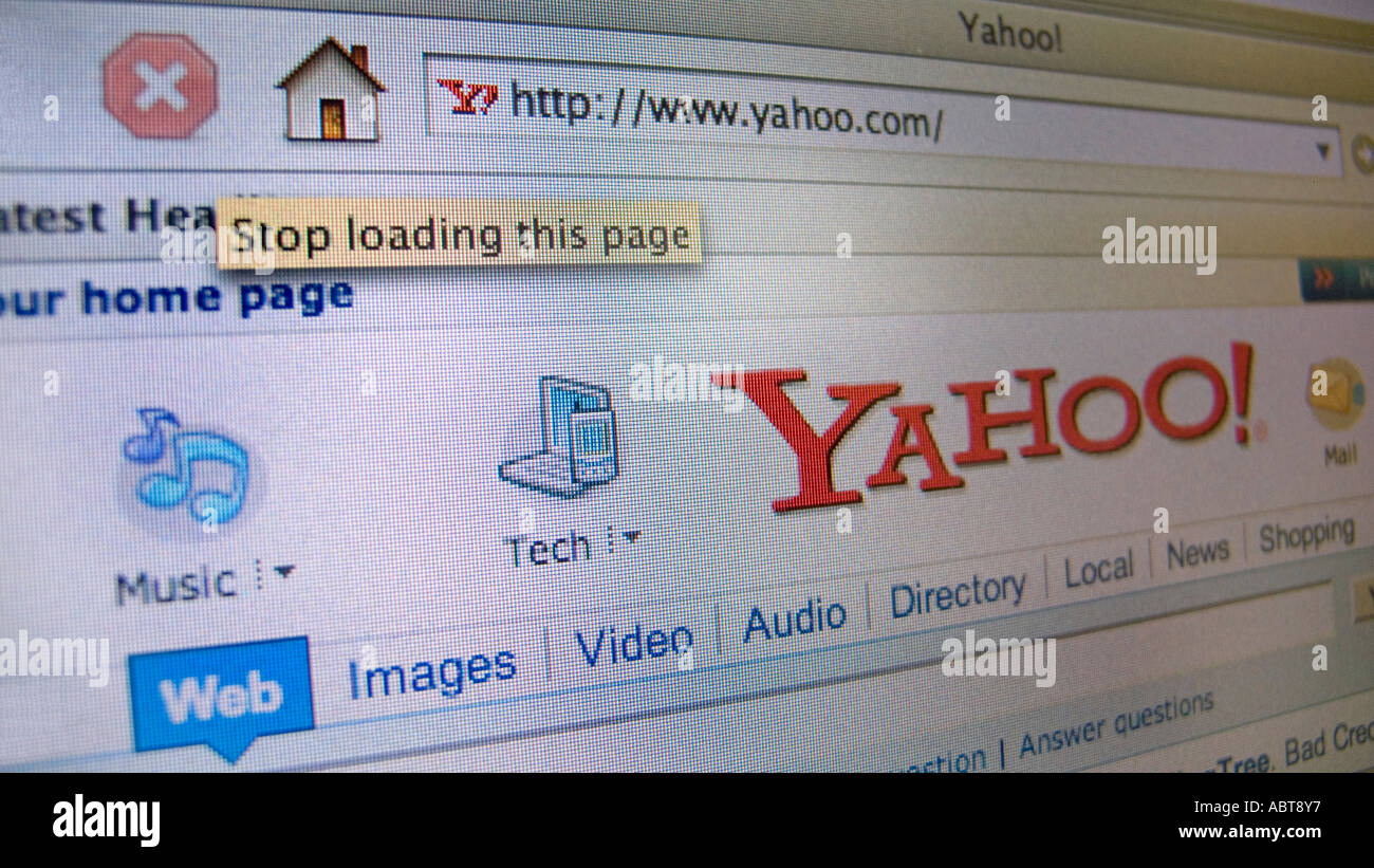 Motor de búsqueda de Internet Yahoo y portales en 2006 criticado por grupos de derechos humanos, al parecer por pasar datos de usuario e IDs Foto de stock