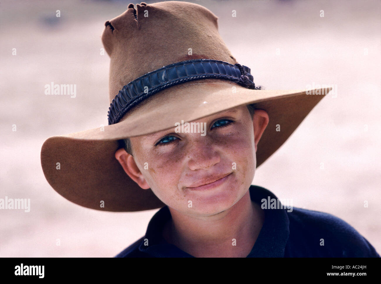 Sombrero de akubra fotografías e imágenes de alta resolución - Alamy
