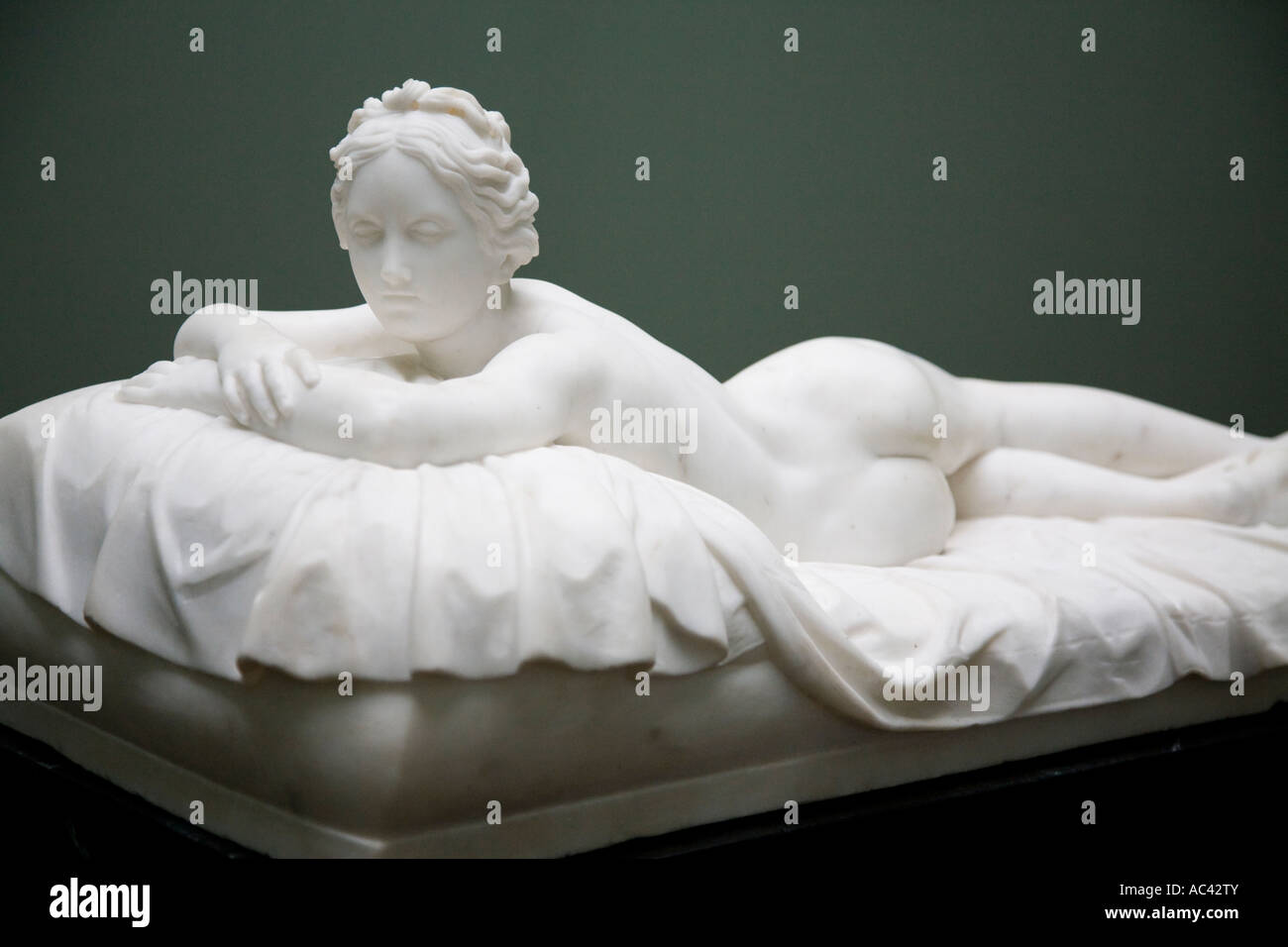 Descansando chica 1826 por Johann Gottfried Schadow 1764 1850, Alte Nationalgalerie, Berlín, Alemania Foto de stock