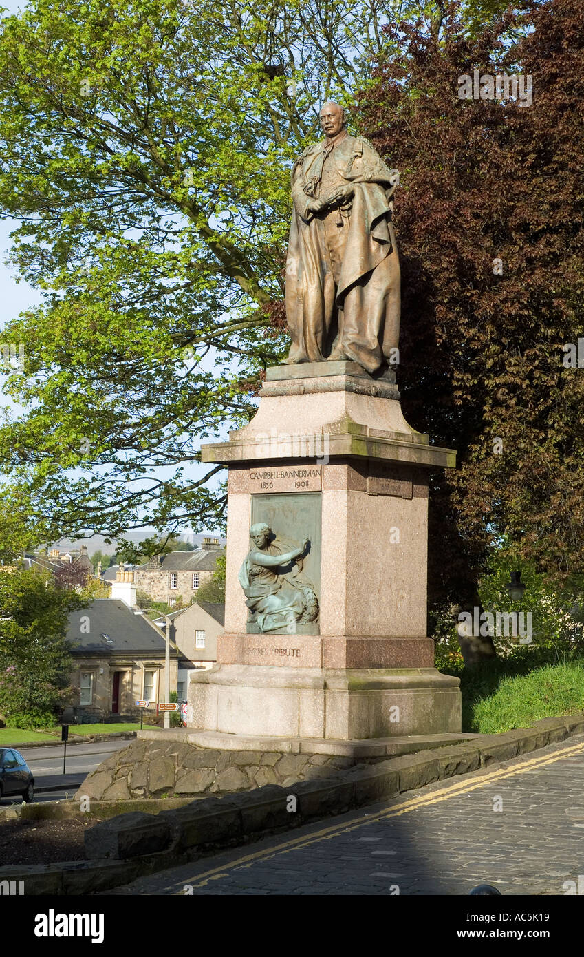 dh STIRLINGSHIRE Primer Ministro británico 1905 a 1908 Campbell Estatua de Bannerman escocés escocia Foto de stock