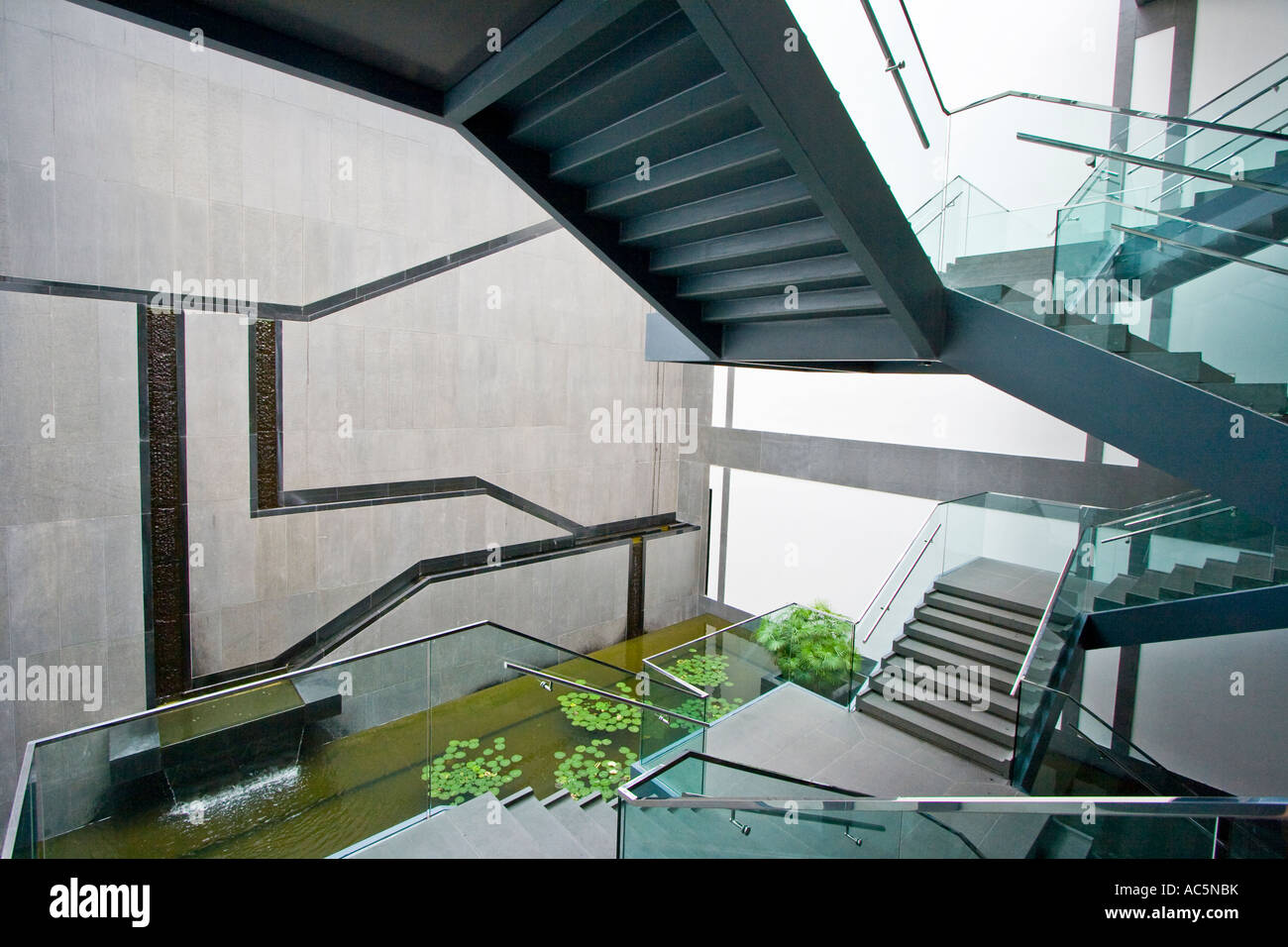 Escalera autoestable Suzhou museo diseñado por IM Pei Suzhou China Foto de stock