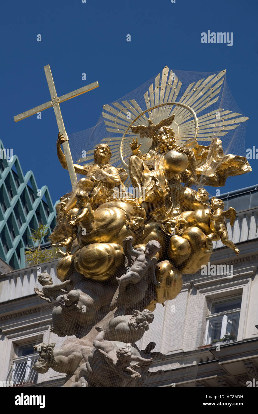 Columna de la peste de Viena golden top escultura Fotografía de stock
