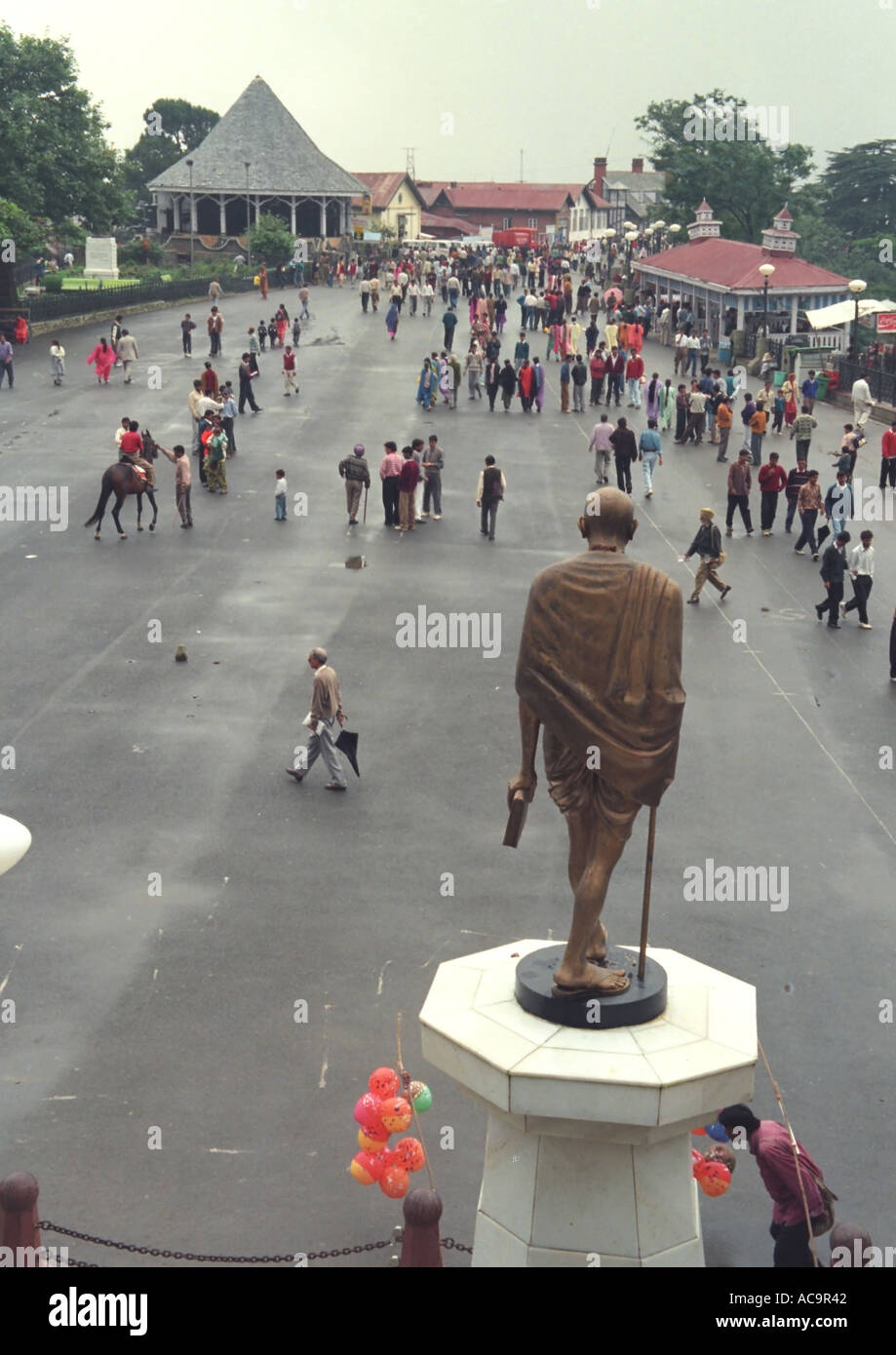 Estatua de Gandhi el Mall de Shimla, Himachal Pradesh, India EN36 26 Foto de stock