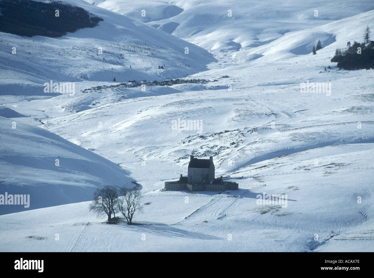 Castillo Corgraff, Strathdon, Aberdeenshire. Región Grampian. Escocia en invierno la nieve. 2464-138 GPL Foto de stock