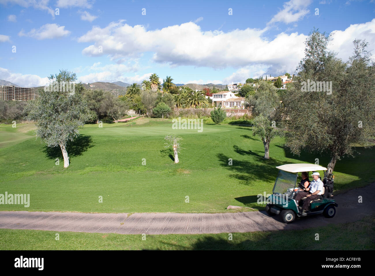 Campo de Golf SpainGolf curso cerca de Marbella golf Links Golf Green golfer fairway deporte ejercicio recreación Foto de stock