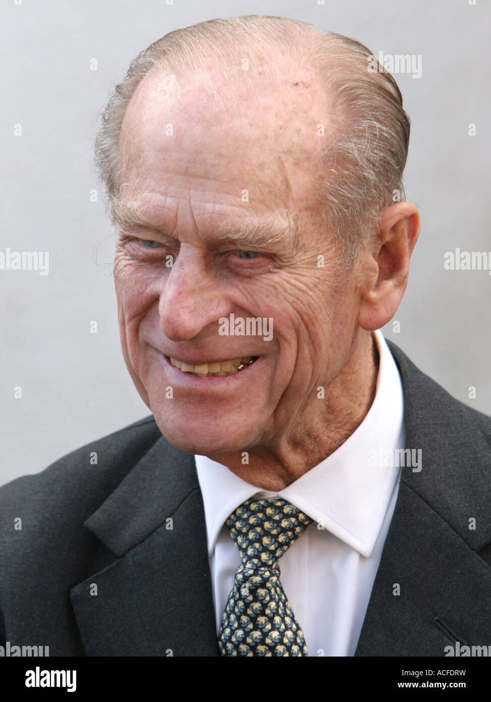 S.a.r. el Príncipe Felipe, Duque de Edimburgo sonriendo Foto de stock