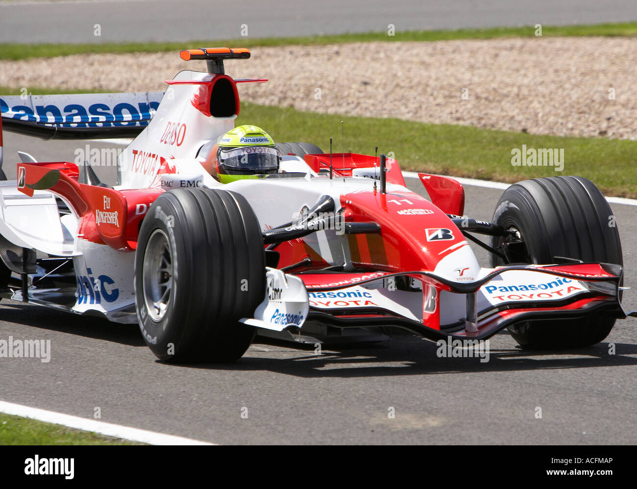 Ralf Schumacher conduciendo su Panasonic Toyota en el Gran Premio de Gran Bretaña en Silverstone 2007 Foto de stock