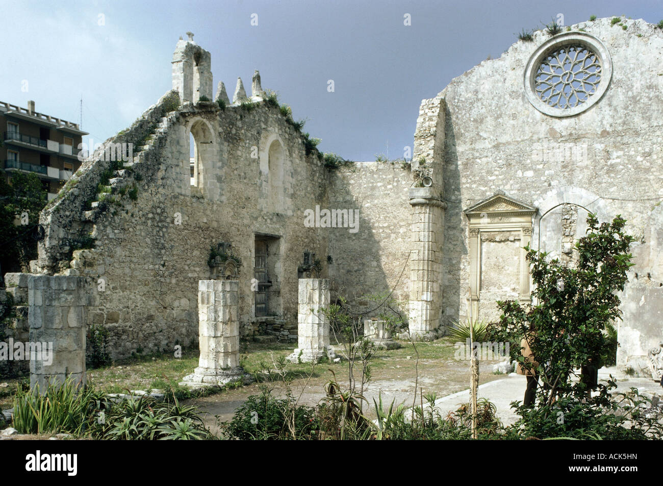 Geografía / viajes, Italia, Sicilia, Siracusa, San Giovanni, la ruina de la iglesia, vista interior, Foto de stock