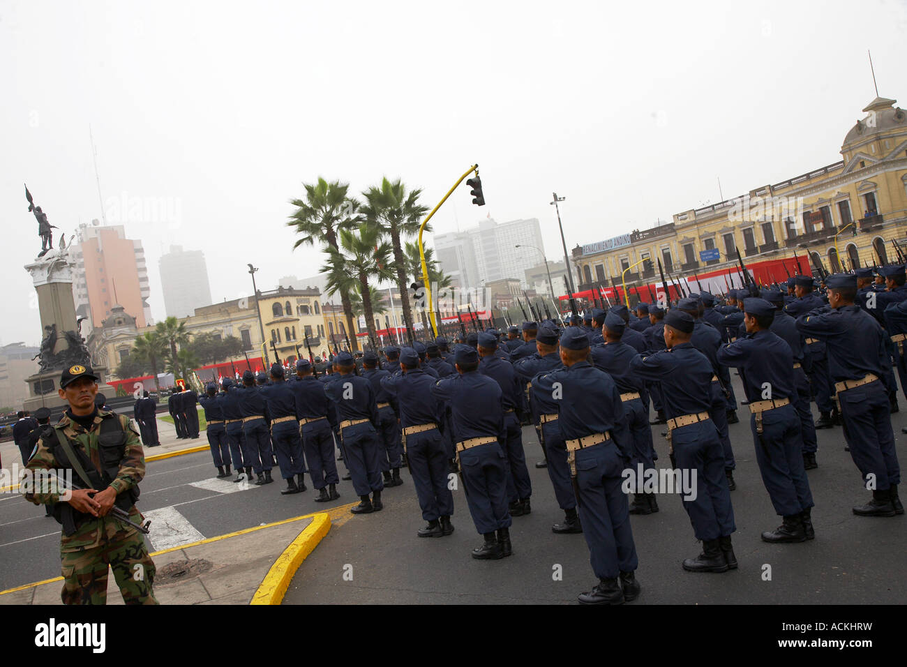 Desfile militar, Plaza Bolognesi, Lima, Perú Fotografía de stock Alamy