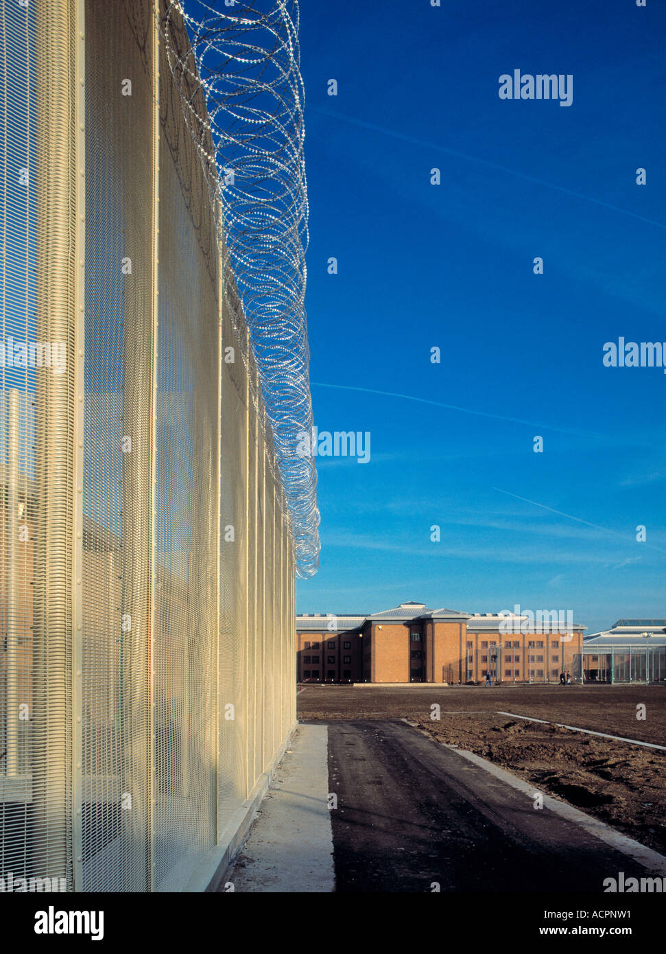 Valla de alambre de espino interior en Belmarsh prisión Woolwich Foto de stock