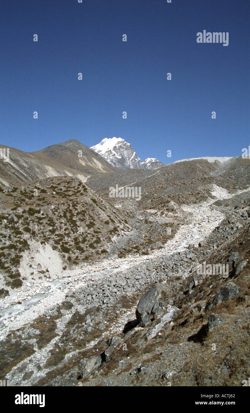 Pintoresca del valle glaciar de Khumbu Everest en el Parque Nacional de Sagarmatha Nepal Foto de stock