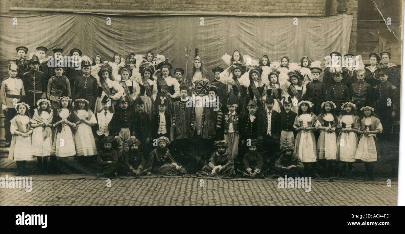 Postales fotográficas para Empire día cerca de Crystal Palace circa 1910 Foto de stock