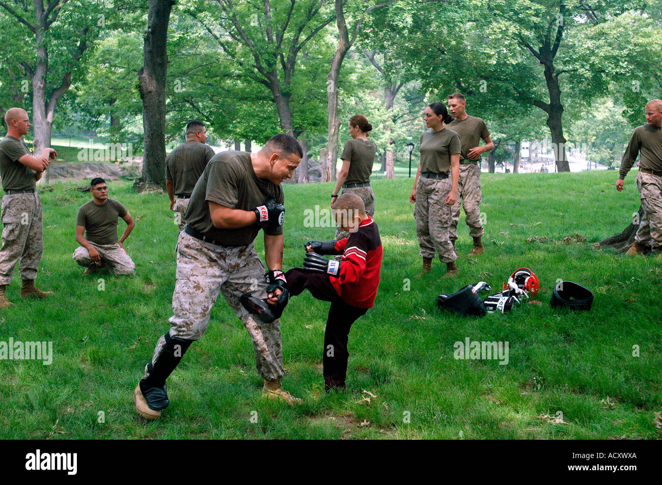 Marine Corps Día en Central Park Marines demostrar artes marciales Foto de stock