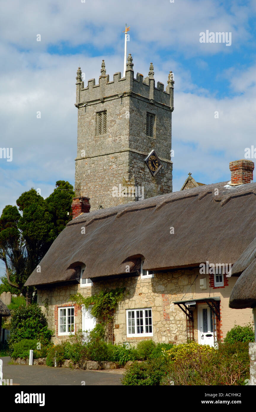 La Iglesia de todos los santos, Godshill Village, en la Isla de Wight, Inglaterra, Reino Unido, GB. Foto de stock