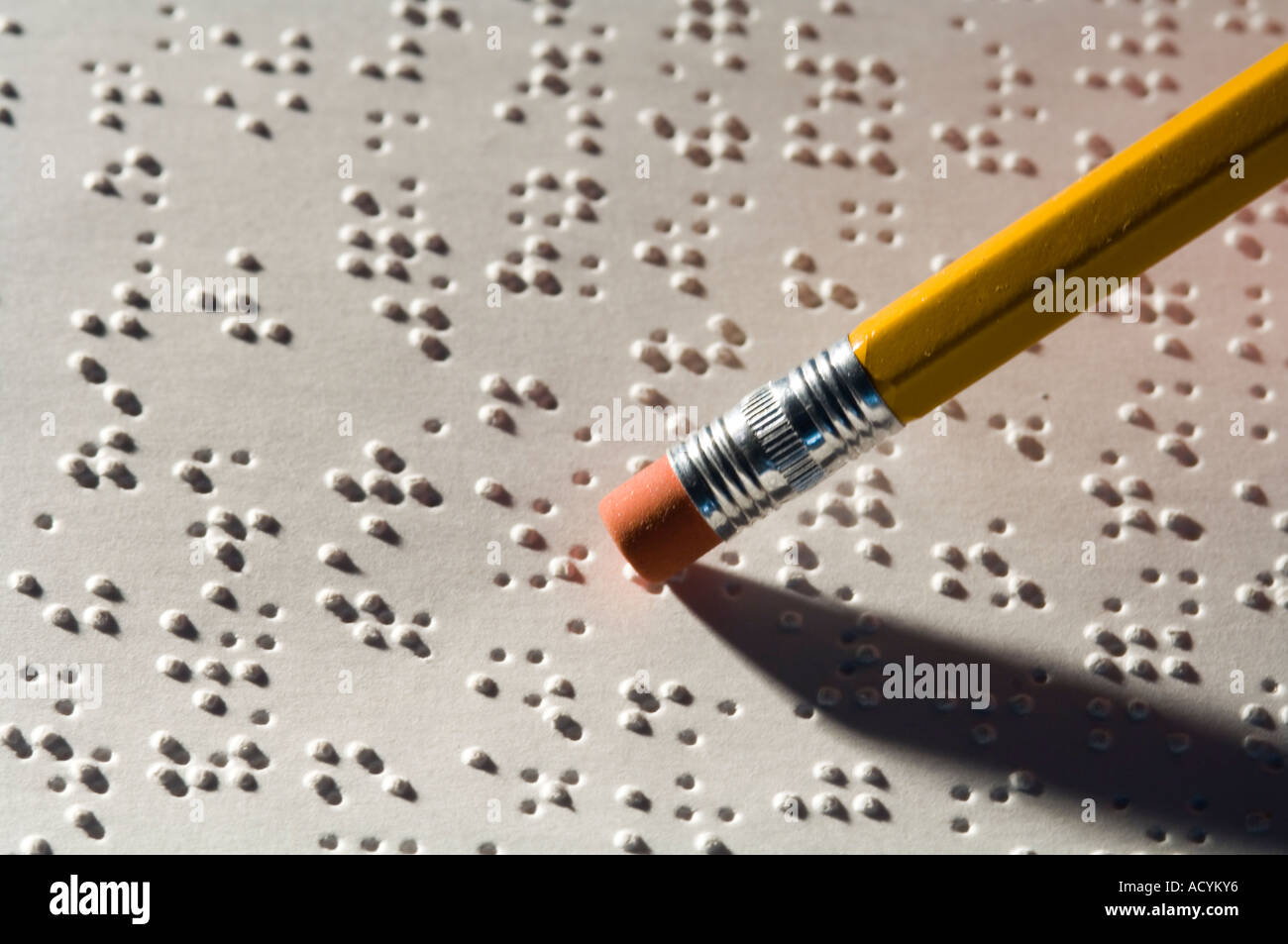 Libro Braille Fotos e Imágenes de stock Alamy