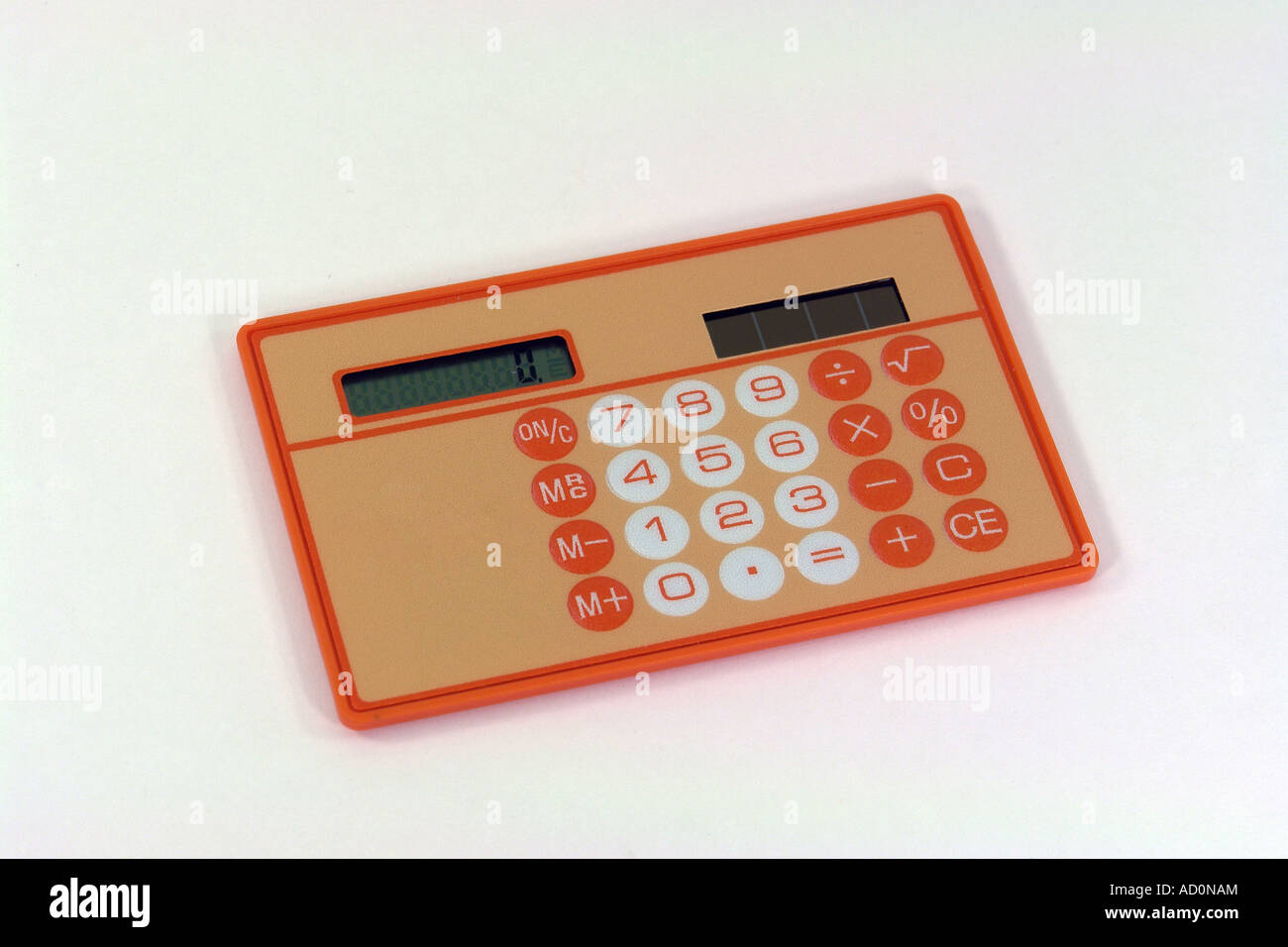 Calculadora de bolsillo como símbolo para los cálculos e g para el sistema de pensiones finanzas impuestos Foto de stock