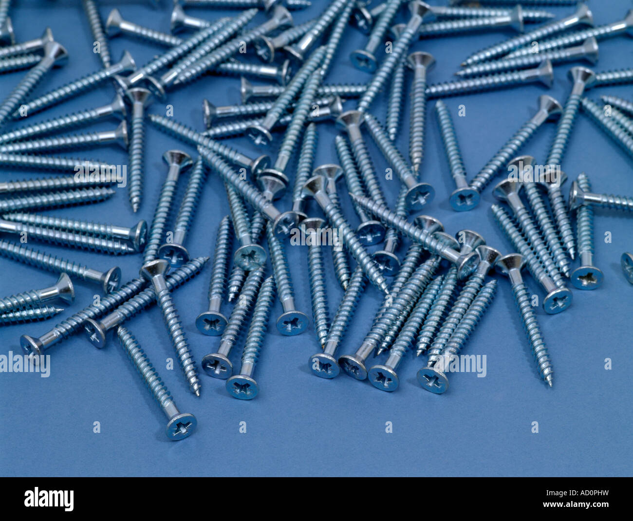 Tornillos de zinc fotografías e imágenes de alta resolución - Alamy