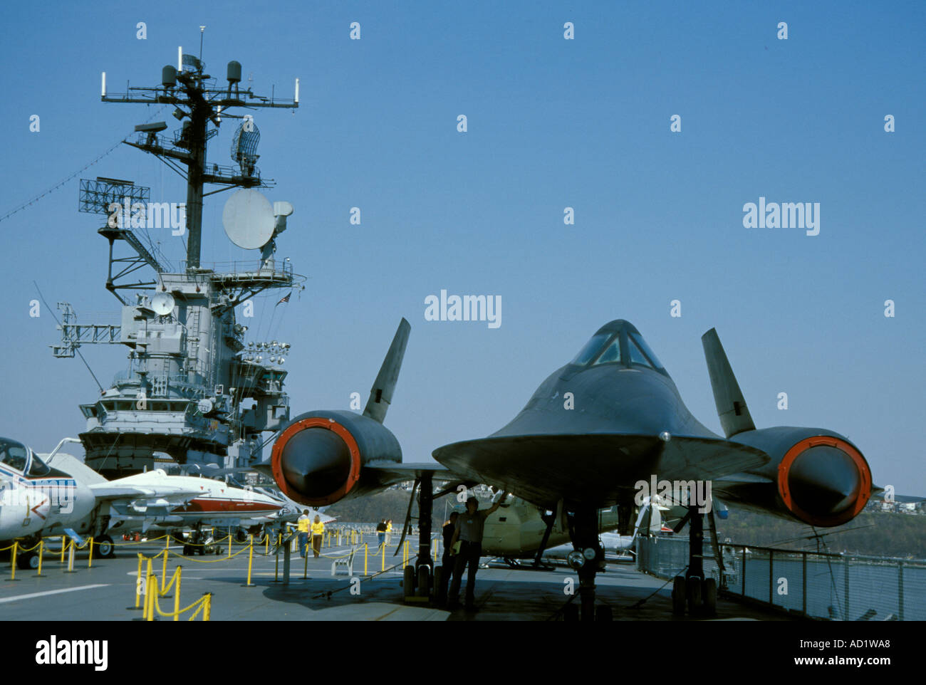 Intrepid Museo del Aire y el espacio de portaaviones SR 71 Blackbird