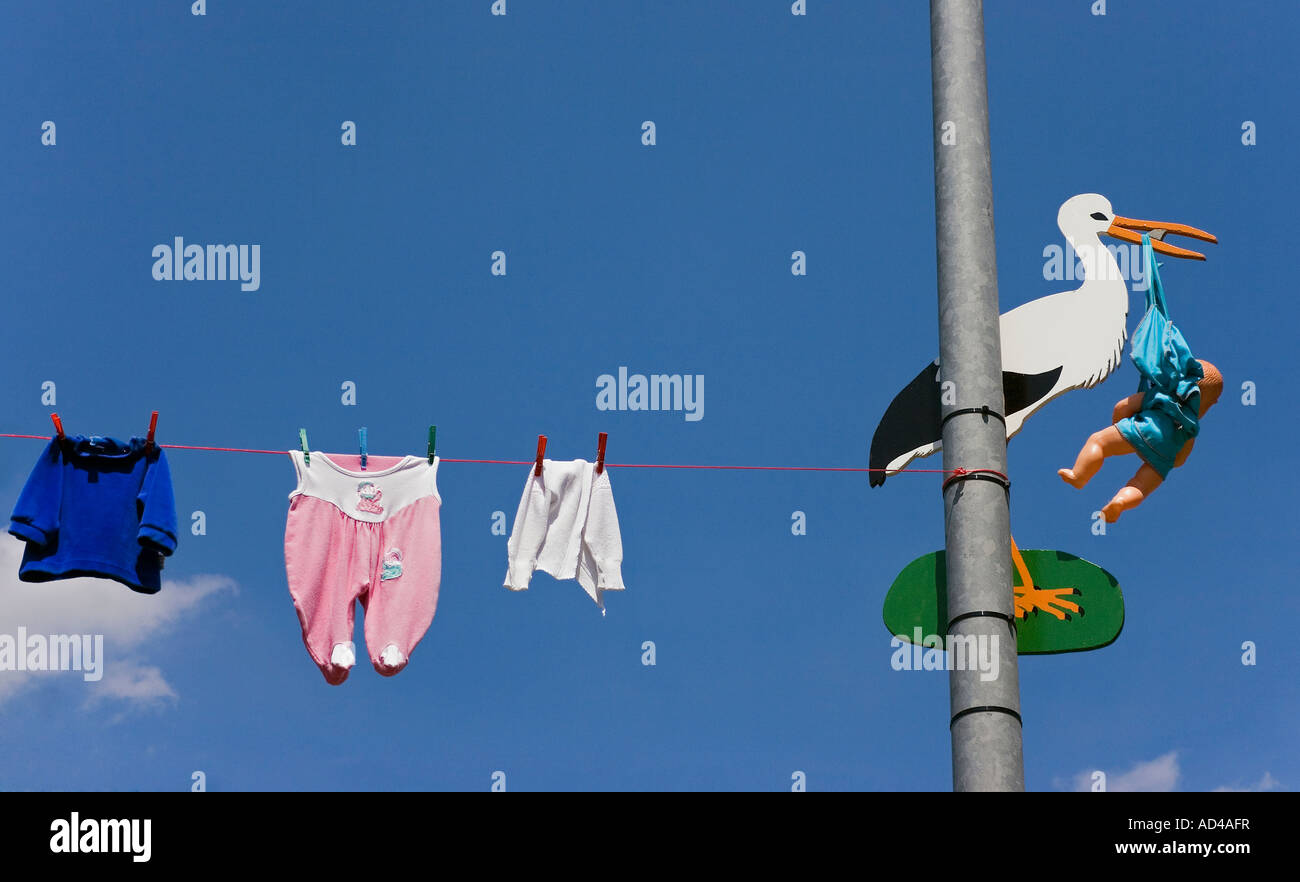 Figura de cigüeña bebé fotografías e imágenes de alta resolución - Alamy