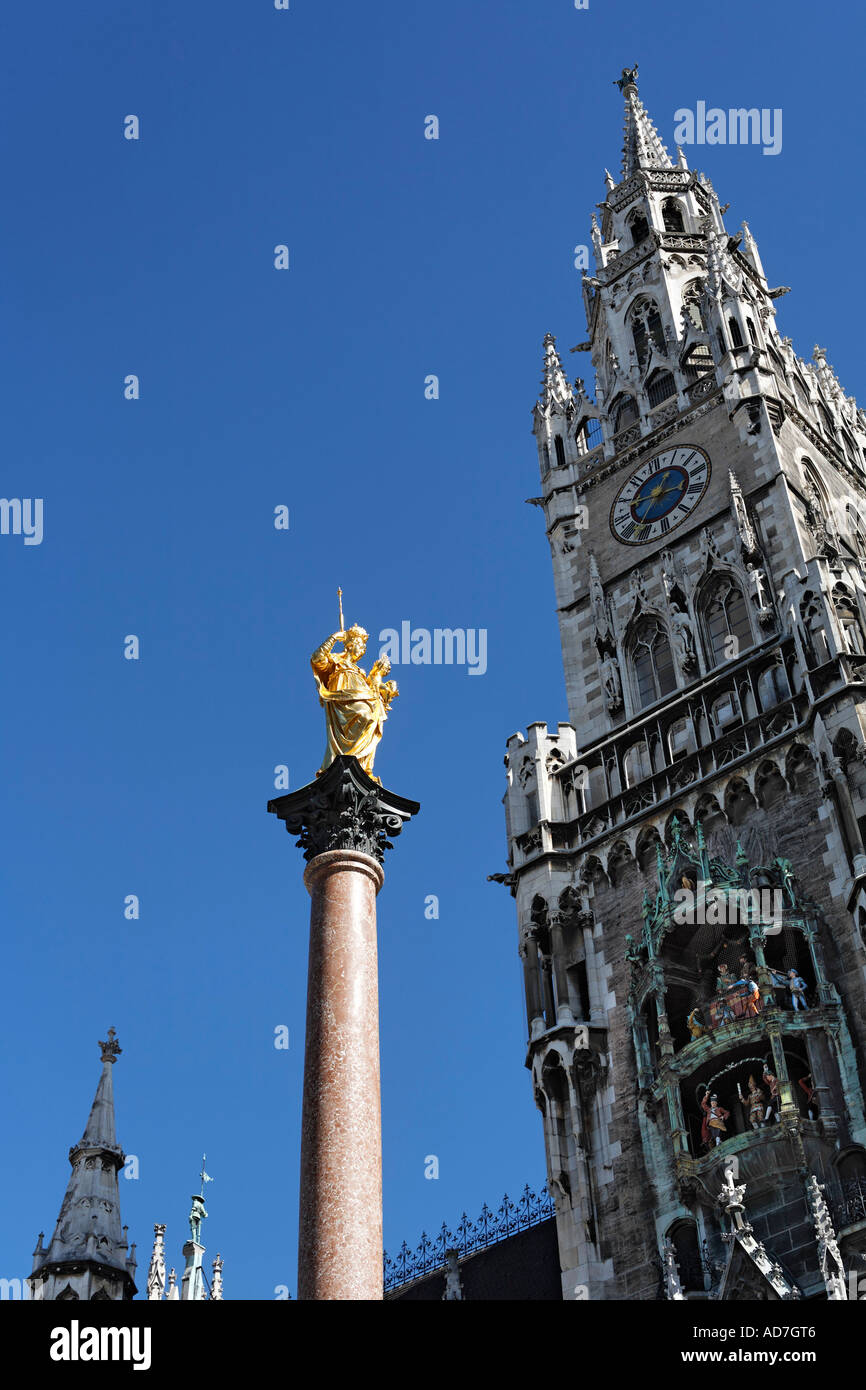 La columna de Santa María y el ayuntamiento München Baviera Munich Alemania Foto de stock