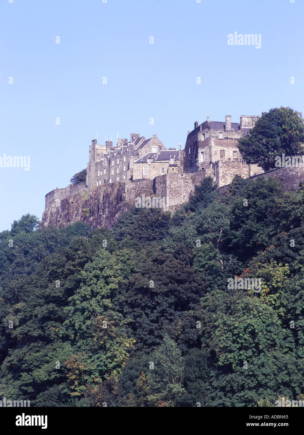 Dh Castillo Stirling Stirling Castle STIRLINGSHIRE sobre roca y campos Foto de stock
