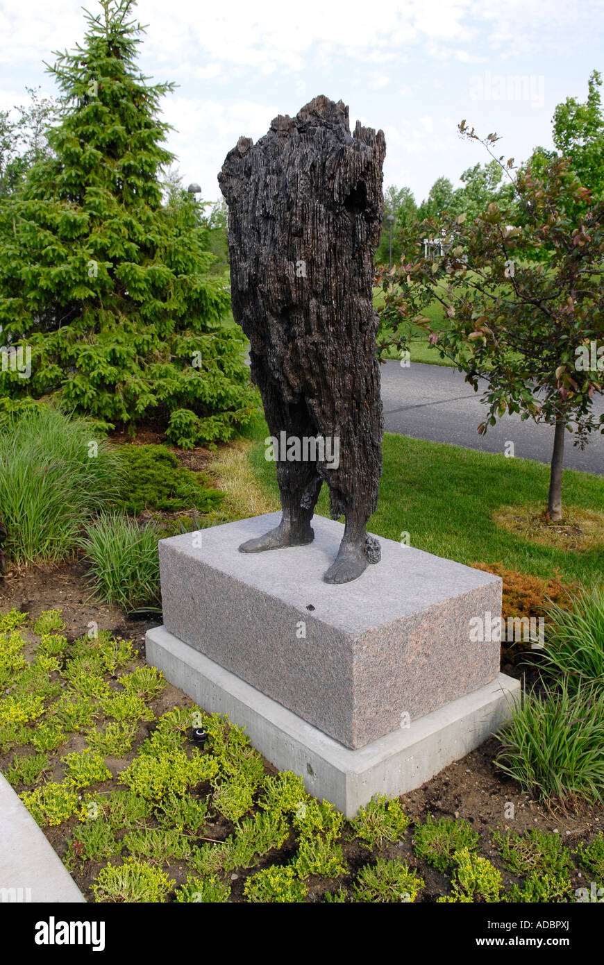 Escultura del artista desconocido en el Frederik Meijer Gardens y el parque de esculturas en Grand Rapids, Michigan MI Foto de stock