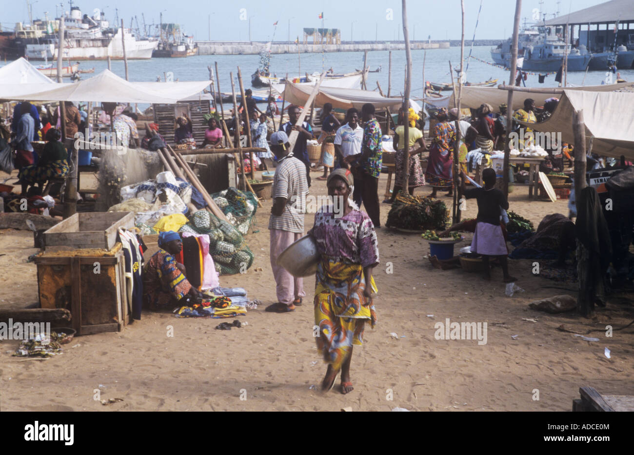 La zona del puerto de Cotonú, en Benin, África occidental Fotografía de  stock - Alamy