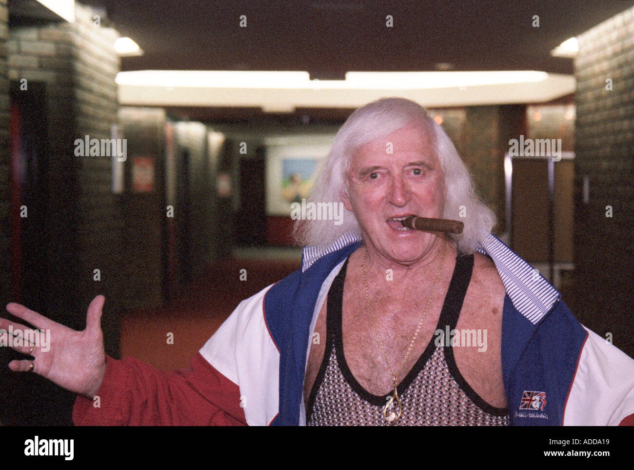 Sir jimmy savile stoke mandeville fotografías e imágenes de alta resolución Alamy