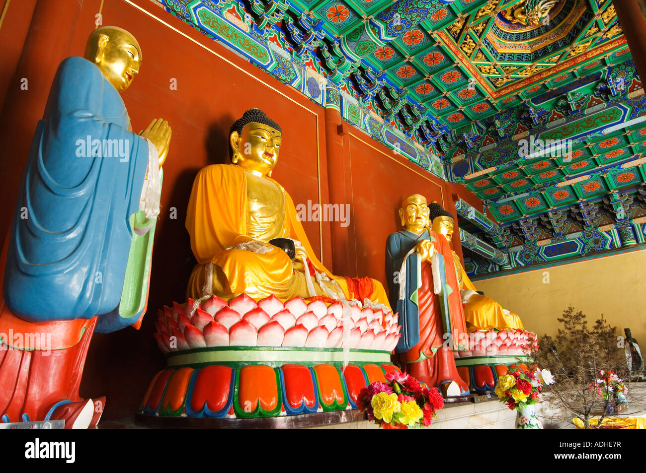 Miaoying temple fotografías e imágenes de alta resolución Alamy