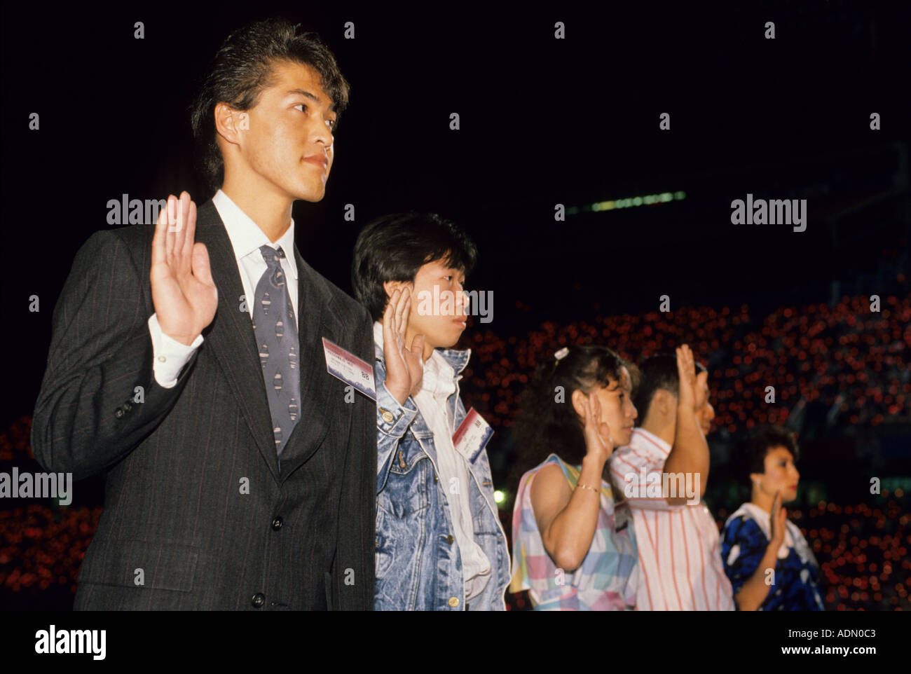 Un Nuevo Ciudadano Americano Juramento En Una Ceremonia De Ciudadania En Boise Idaho Fotografia De Stock Alamy
