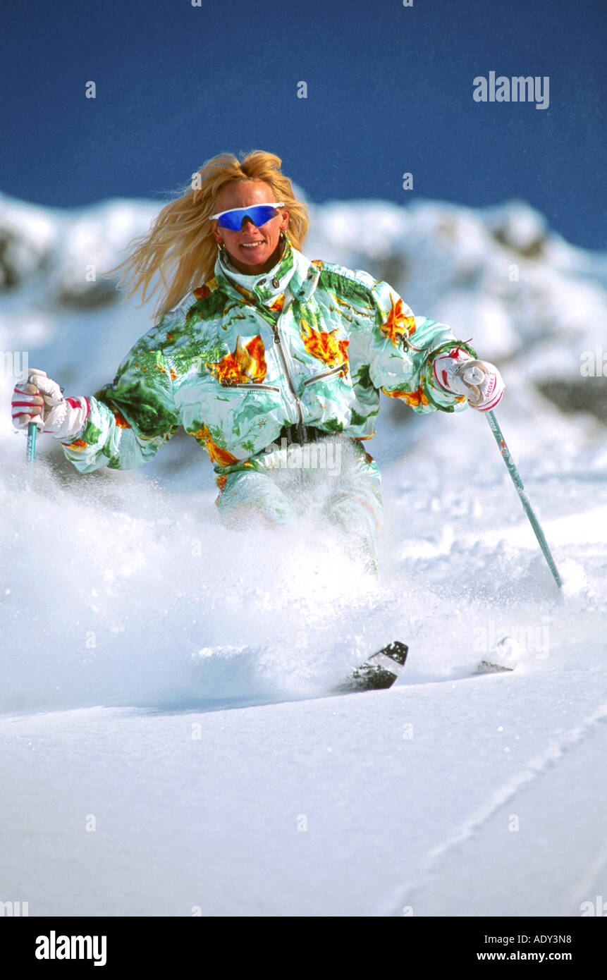 Esquiador femeninos, pista de esquí Foto de stock