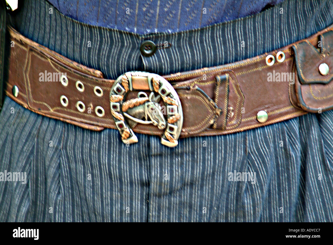 Pantalones gaucho fotografías e imágenes de alta resolución - Alamy