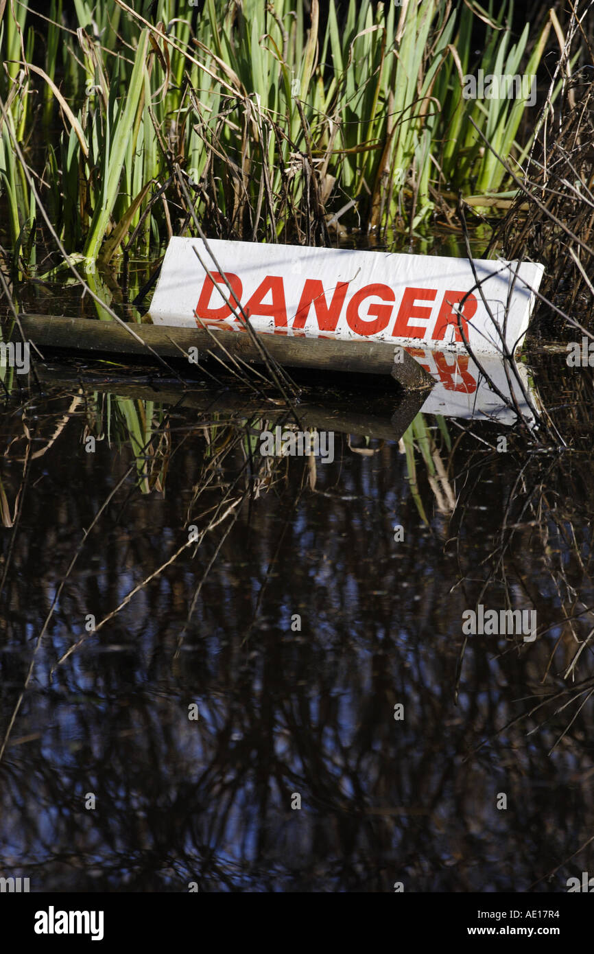 señal de peligro Fotografía de stock - Alamy